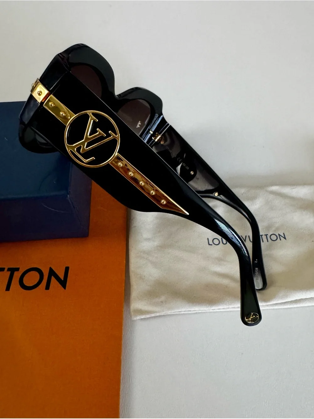 Louis Vuitton Black Oversized Round Acetate Sunglasses with Gold Accents